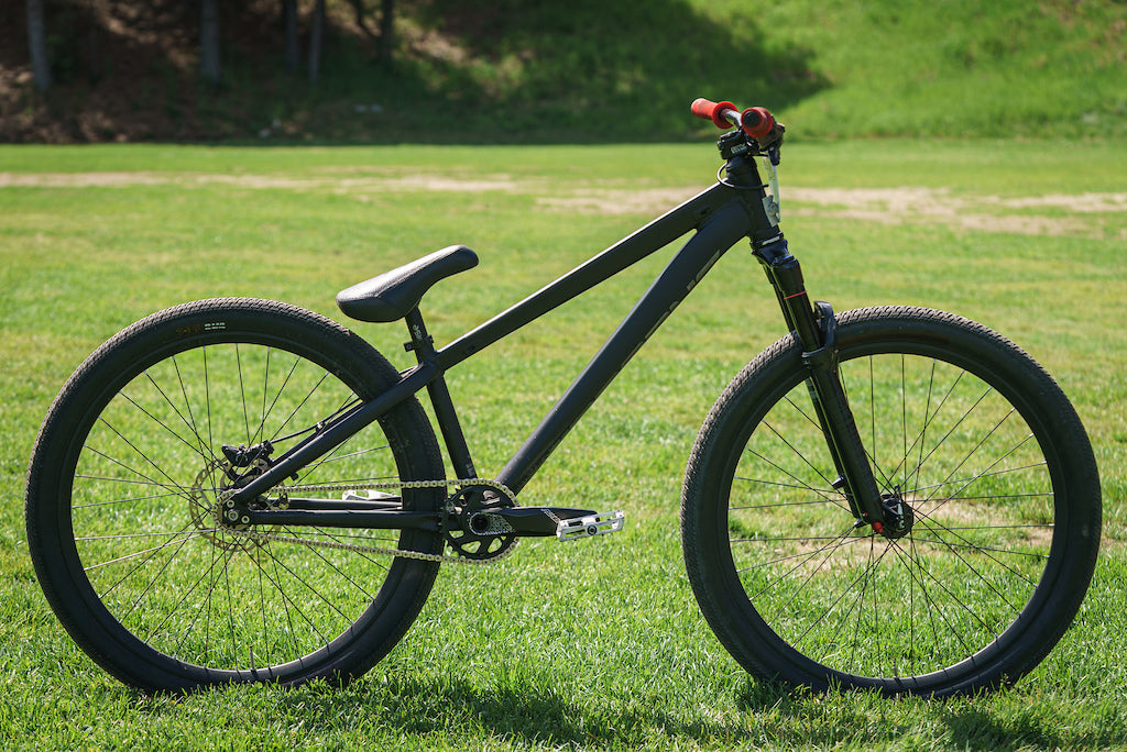 Pinkbike Bike Check: TZ’s Personal Skyhawk